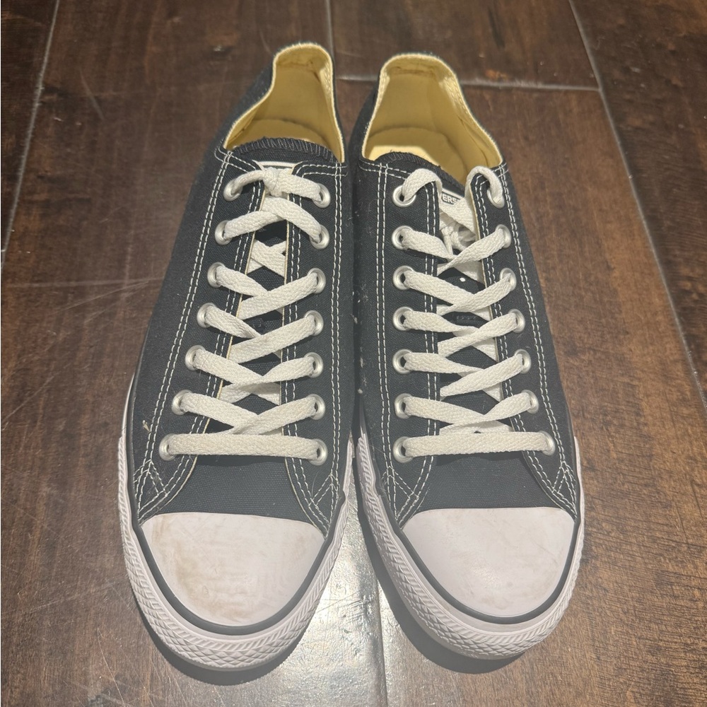 Converse All Stars 10.5 Men LIKE NEW